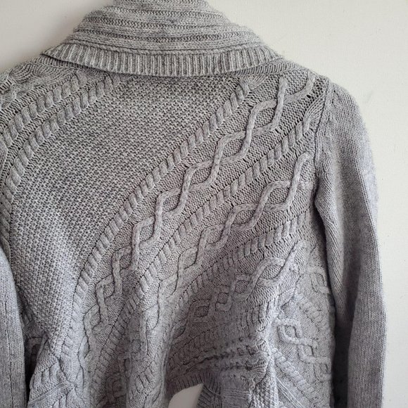 BCBG MaxAzria Gray Cable Knit Cardigan XS Asymmetric Open Front Boho Chic Layer - Picture 3 of 8